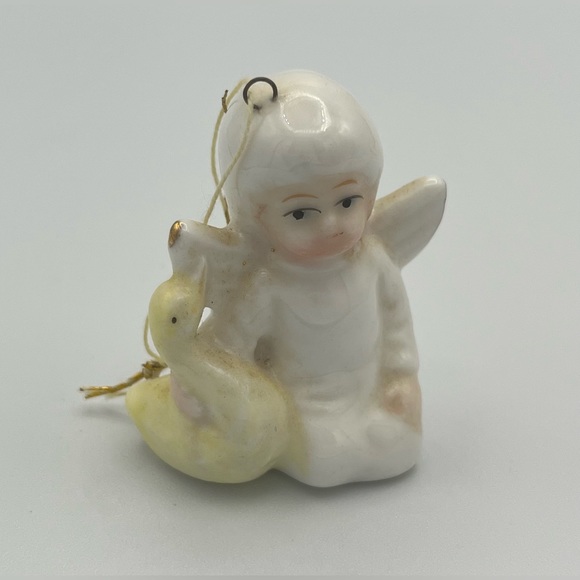 VINTAGE 4 Bone China Angels W/ Animals Ornaments Christmas Around The World - Picture 3 of 7